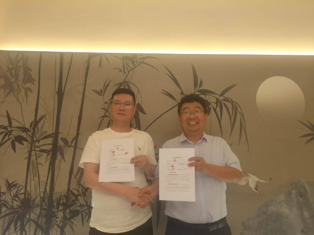 恭賀楊中華先生成為鄭州首位“素書之梳”合伙人！